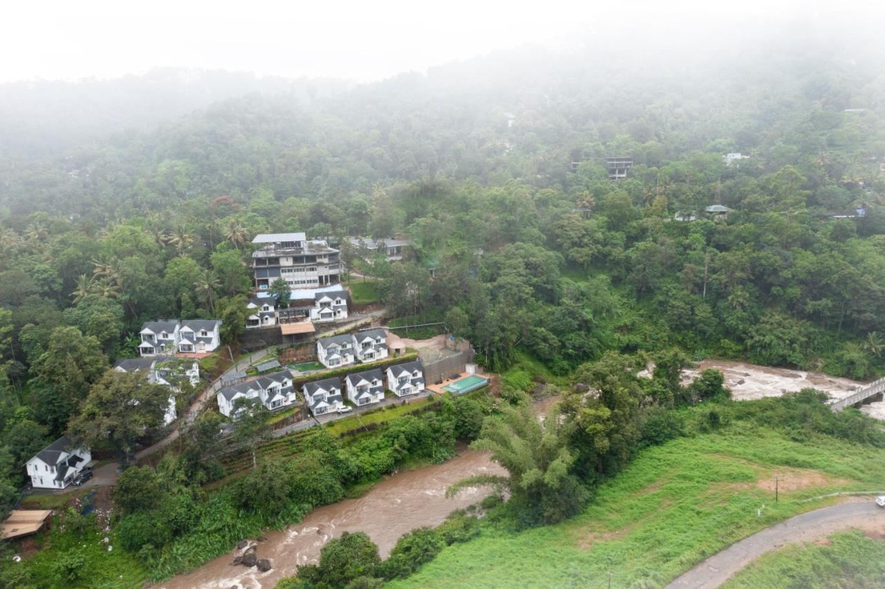 Eden Woods And सहारा