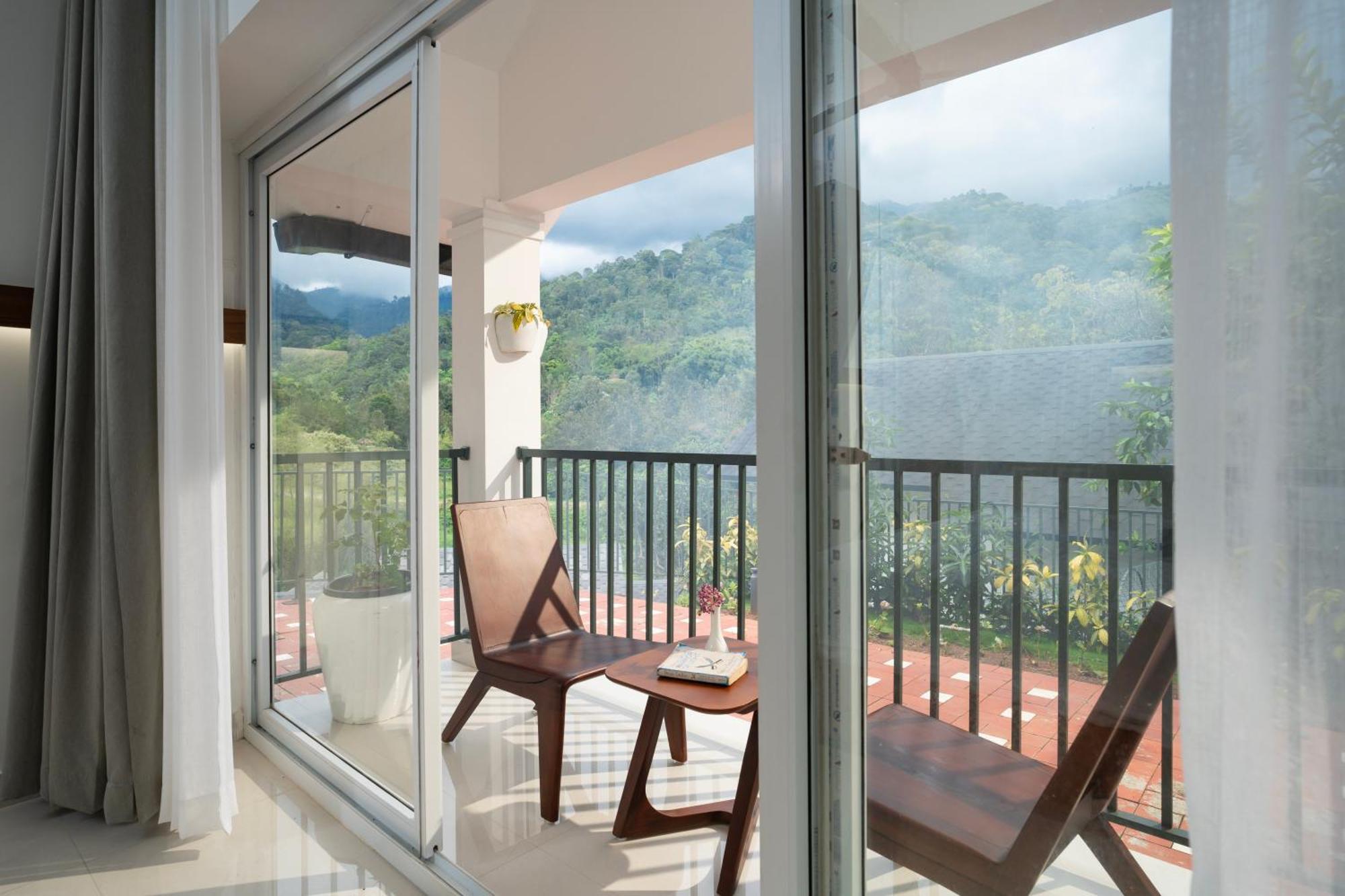 सहारा Eden Woods And Munnar